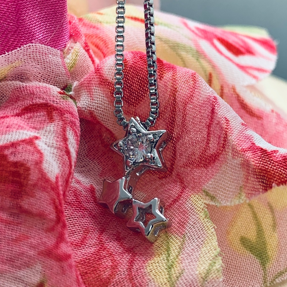🌟 Sterling Silver 925 CZ Stars Necklace - Picture 2 of 5